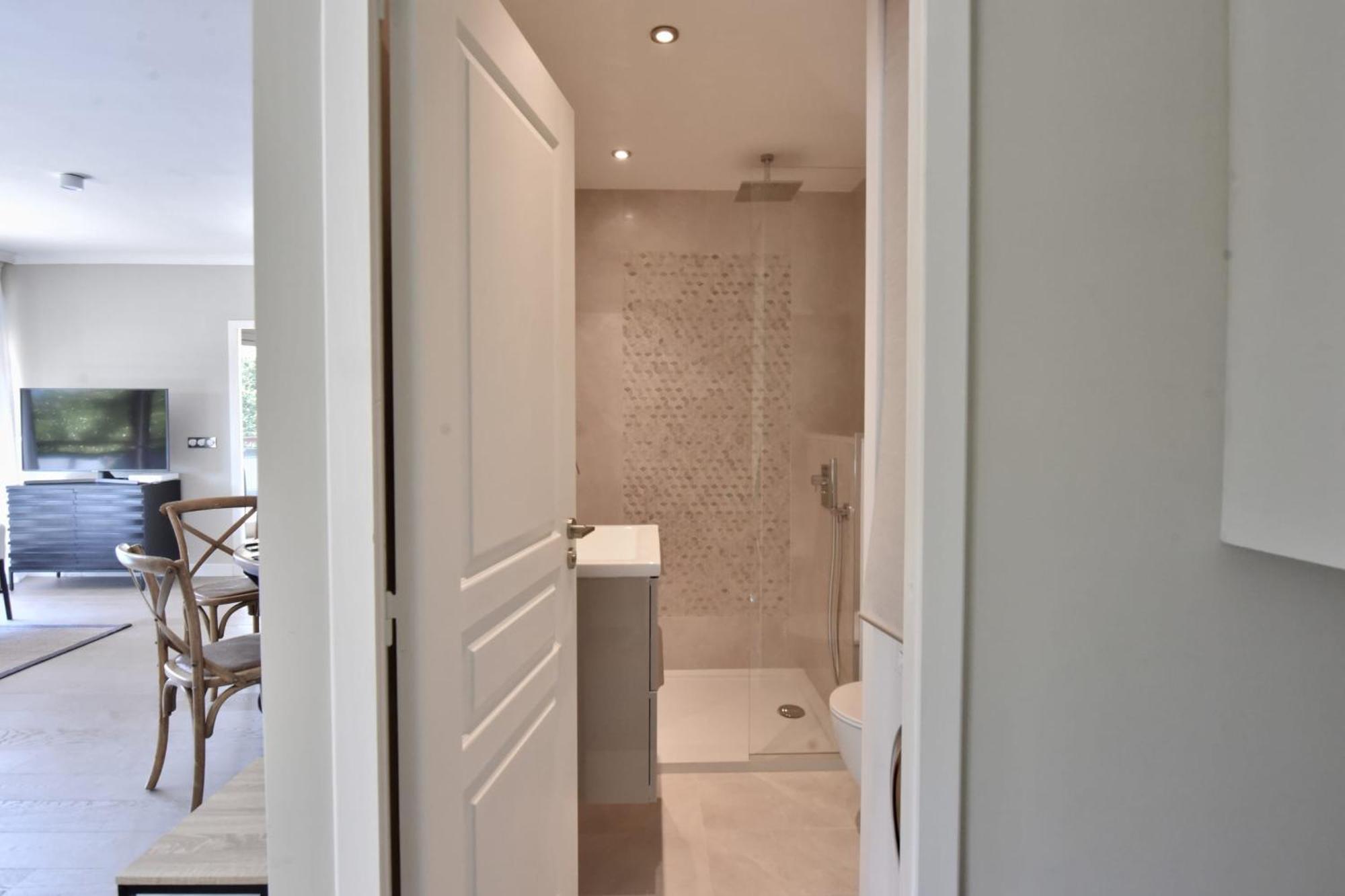 New 2 Bedrooms 15 Minutes To Palais Des Festivals&beaches! Appartement