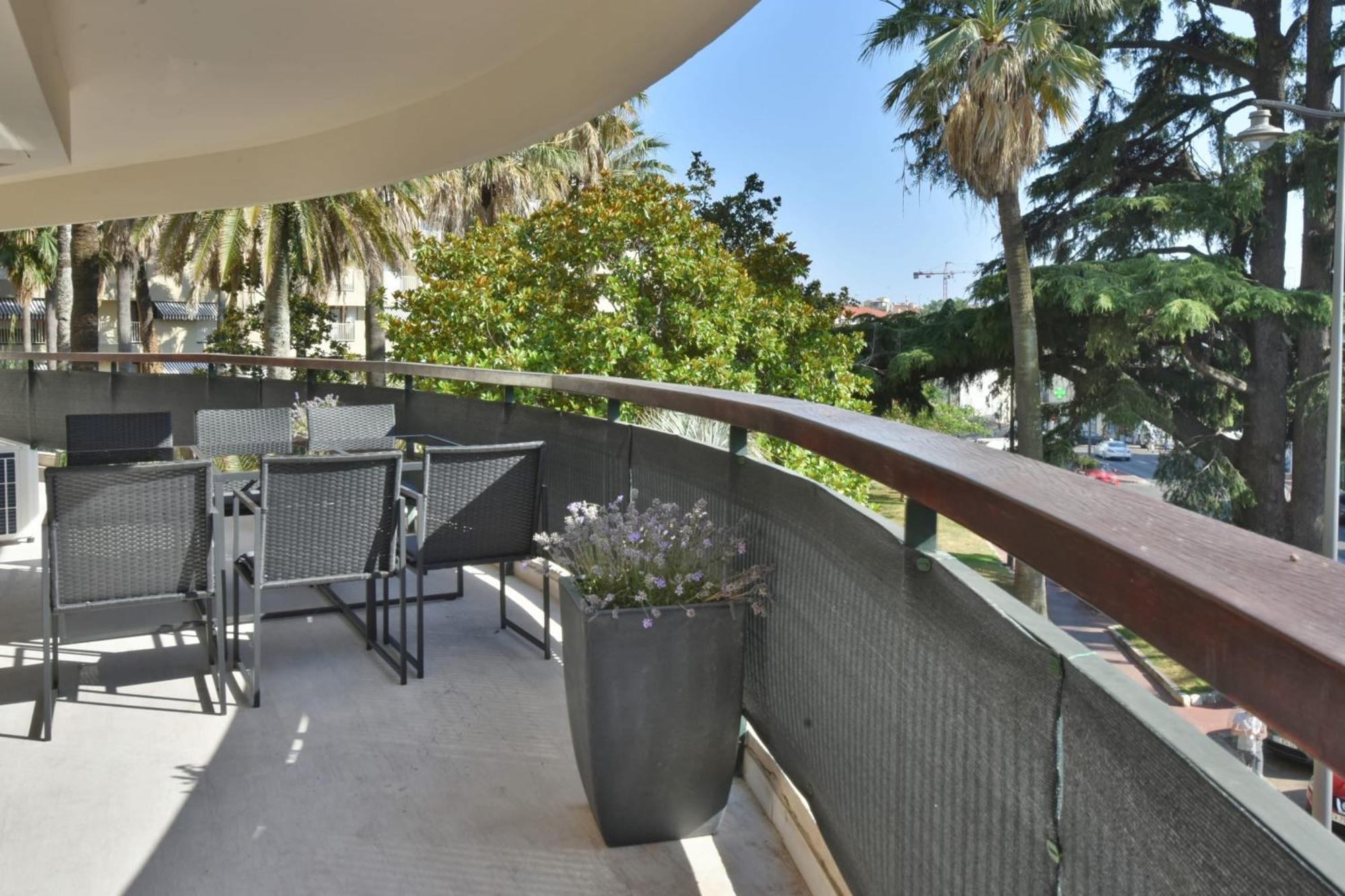 Appartement New 2 Bedrooms 15 Minutes To Palais Des Festivals&beaches!